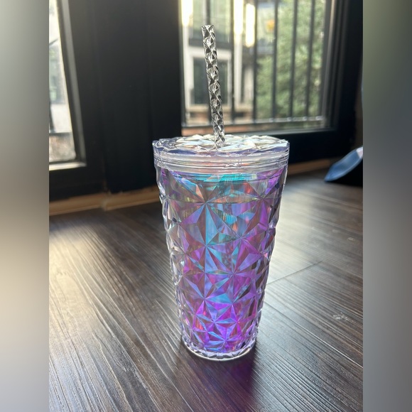 Starbuck Cup - Picture 2 of 3